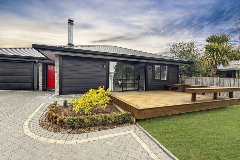 Photo of property in 7 Aubrey Crescent, Rainbow Point, Taupo, 3330