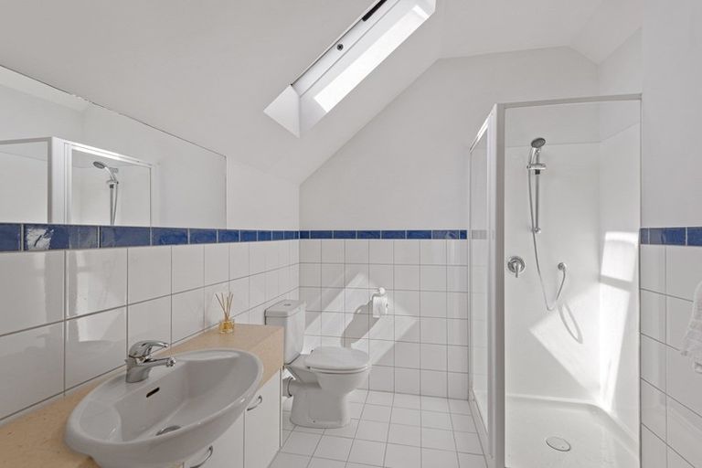 Photo of property in 1 Oakford Close, Riccarton, Christchurch, 8011