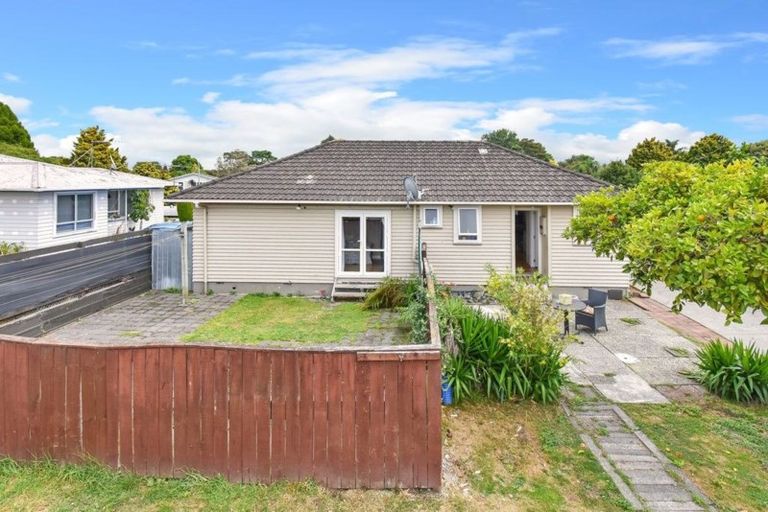 Photo of property in 12 Harper Street, Papakura, 2110