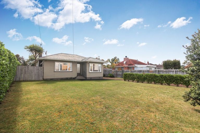 Photo of property in 733 Te Atatu Road, Te Atatu Peninsula, Auckland, 0610