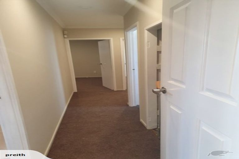 Photo of property in 7 Gambare Place, Wattle Downs, Auckland, 2103