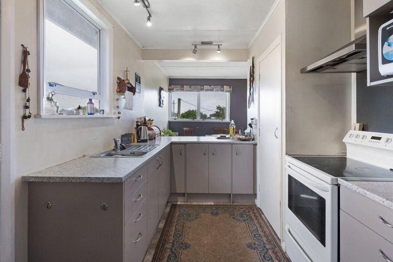 Photo of property in 5- 7 Howe Street, Foxton, 4814