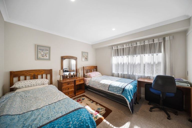 Photo of property in 16 Carpenter Lane, Silverdale, 0932