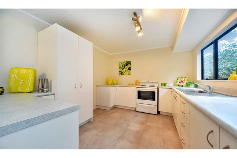 Photo of property in 16 Ebony Place, Massey, Auckland, 0614