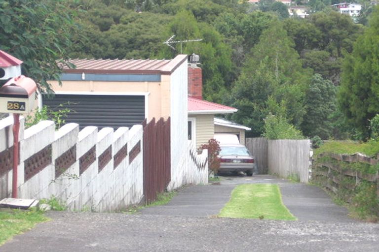Photo of property in 1/28 Valley View Road, Glenfield, Auckland, 0629