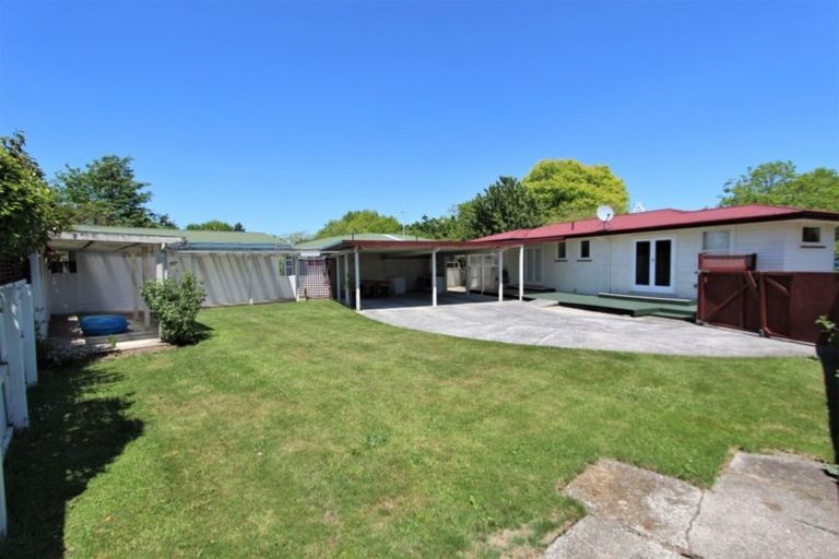 Photo of property in 16 Kenmore Place, Tokoroa, 3420