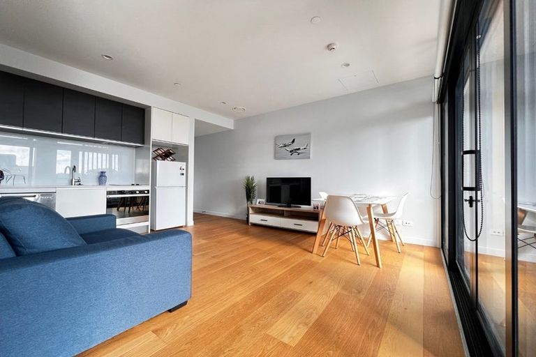 Photo of property in Frank Sargeson Apts, 204/74 Anzac Street, Takapuna, Auckland, 0622