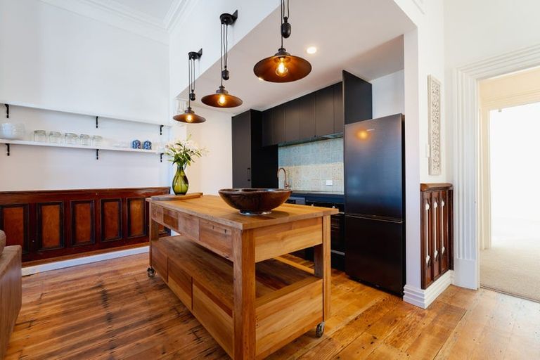 Photo of property in 48 Manor Place, Dunedin Central, Dunedin, 9016