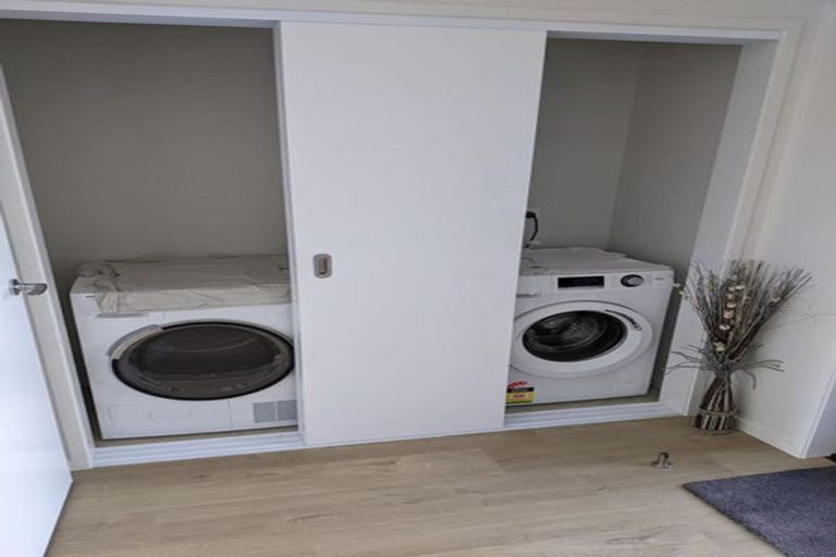 Photo of property in 34 Hobsonville Point Road, Hobsonville, Auckland, 0616