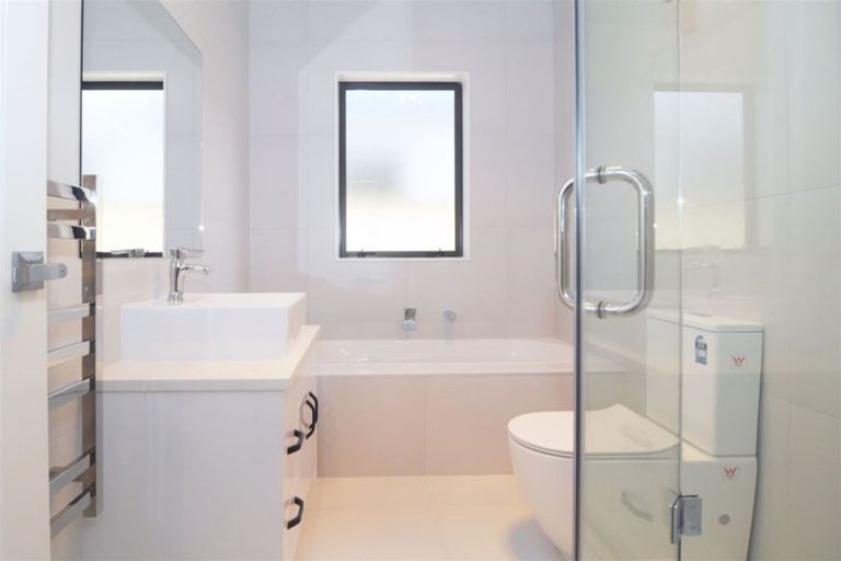 Photo of property in 52 Cooladawson Drive, Flat Bush, Auckland, 2019