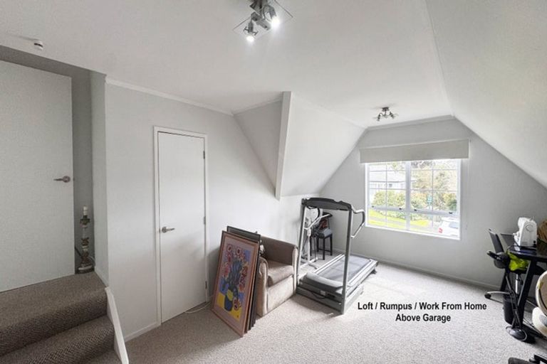 Photo of property in 19 Ravenstone Place, Chatswood, Auckland, 0626