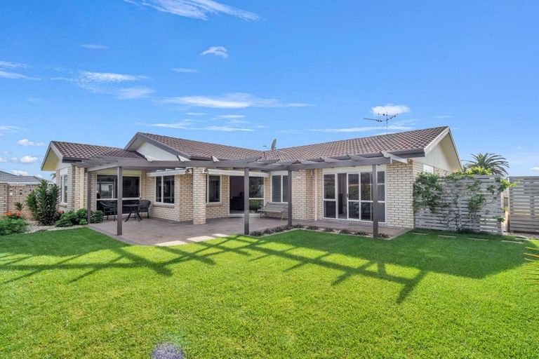 Photo of property in 21 Beachwater Drive, Papamoa Beach, Papamoa, 3118