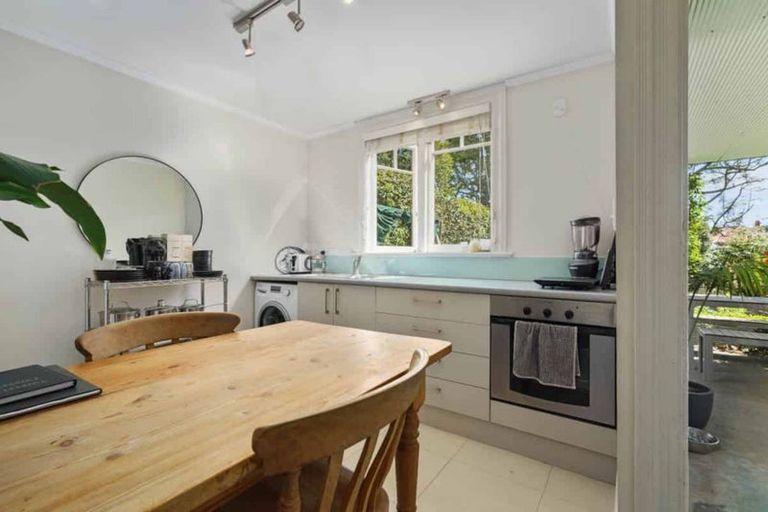 Photo of property in 12 St Leonards Road, Devonport, Auckland, 0624