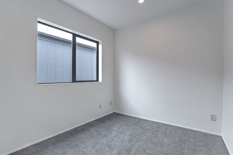 Photo of property in 25 Paretao Street, Massey, 0614