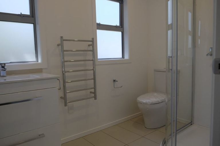 Photo of property in 102u4 Chester Road, Tawa, Wellington, 5028