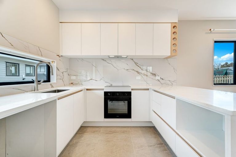 Photo of property in 25 Withers Road, Glen Eden, Auckland, 0602