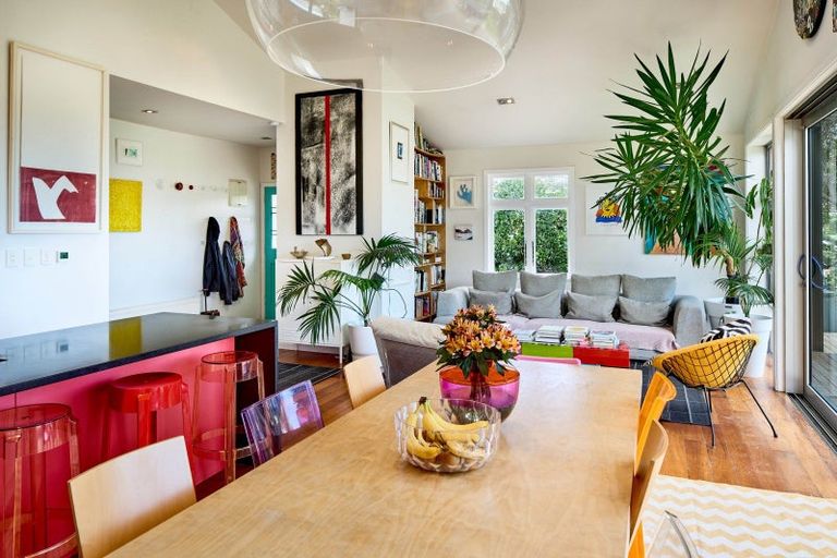 Photo of property in 10 Travancore Street, Island Bay, Wellington, 6023