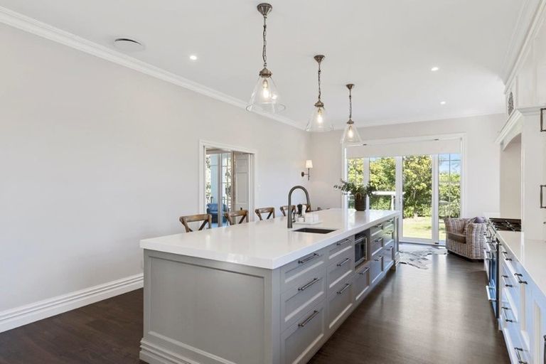 Photo of property in 15 Richmond Avenue, Waikanae, 5036