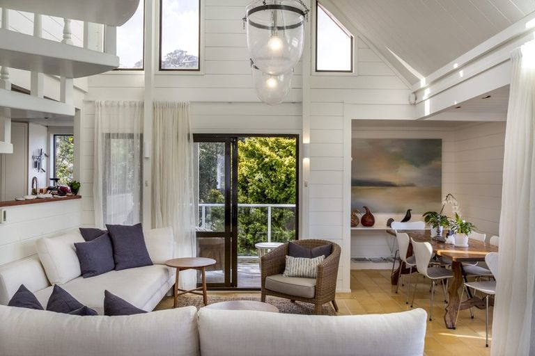 Photo of property in 47 Grand View Road, Leigh, 0985