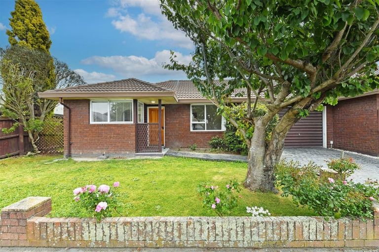 Photo of property in 23 Ben Nevis Drive, Broomfield, Christchurch, 8042