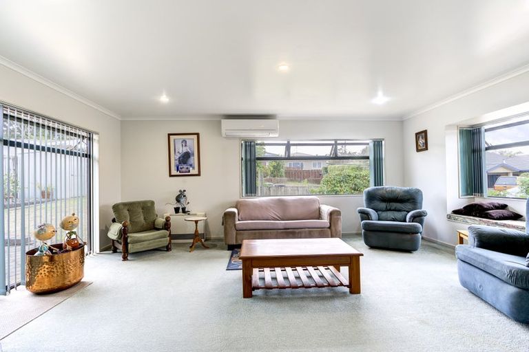 Photo of property in 22 Hollinger Place, Nawton, Hamilton, 3200