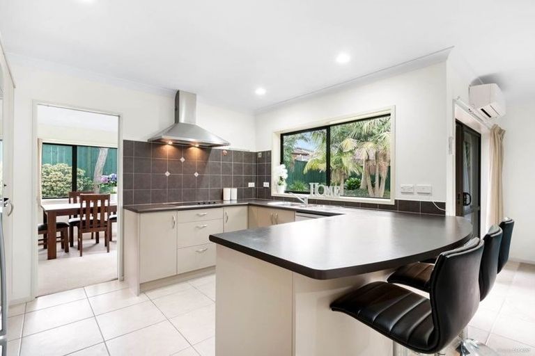 Photo of property in 5 Karson Place, Flat Bush, Auckland, 2016