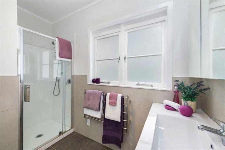 Photo of property in 1/20 Miro Street, New Lynn, Auckland, 0600