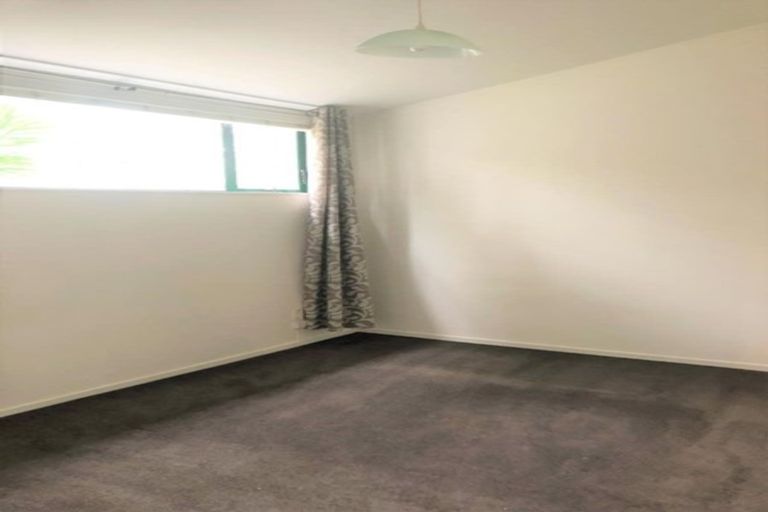 Photo of property in 84 Colwill Road, Massey, Auckland, 0614