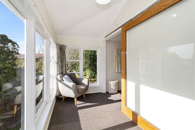 Photo of property in 28 Beazley Avenue, Paparangi, Wellington, 6037