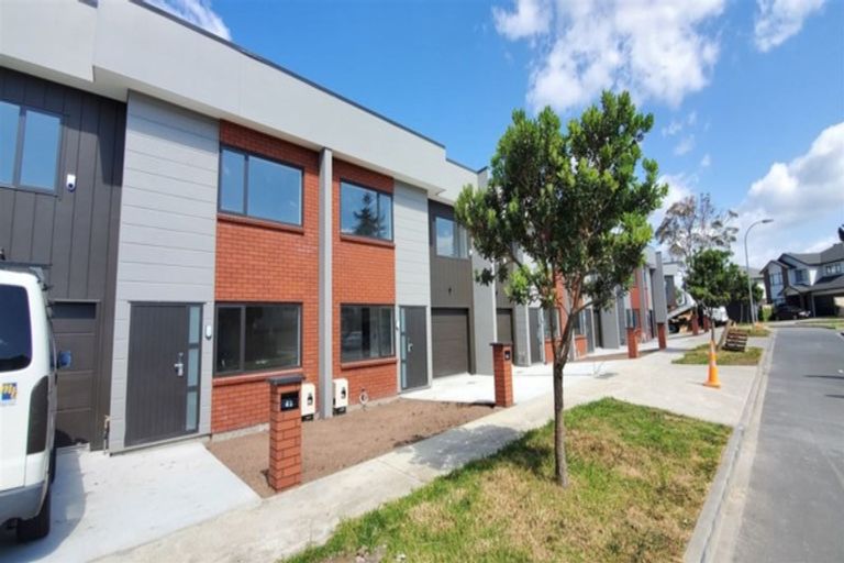 Photo of property in 46 Bordeaux Parade, Te Atatu South, Auckland, 0610