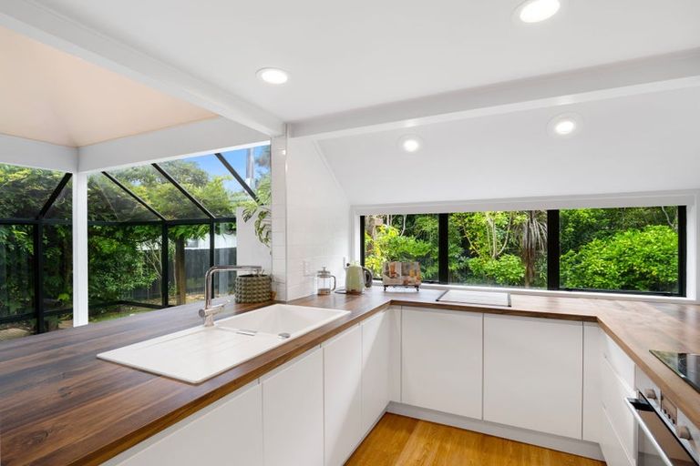 Photo of property in 4 Libra Place, Kawaha Point, Rotorua, 3010
