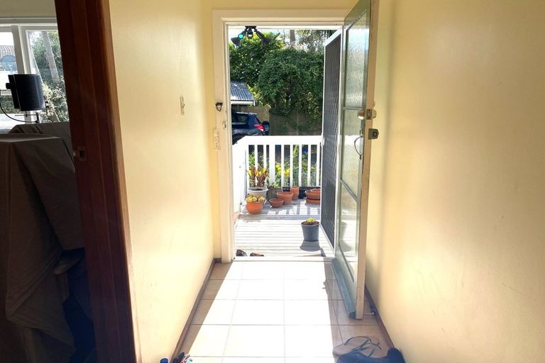 Photo of property in 30 Megan Avenue, Pakuranga Heights, Auckland, 2010