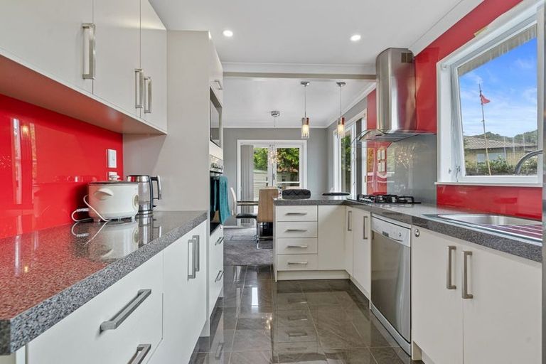 Photo of property in 10 Manutuke Street, Wainuiomata, Lower Hutt, 5014