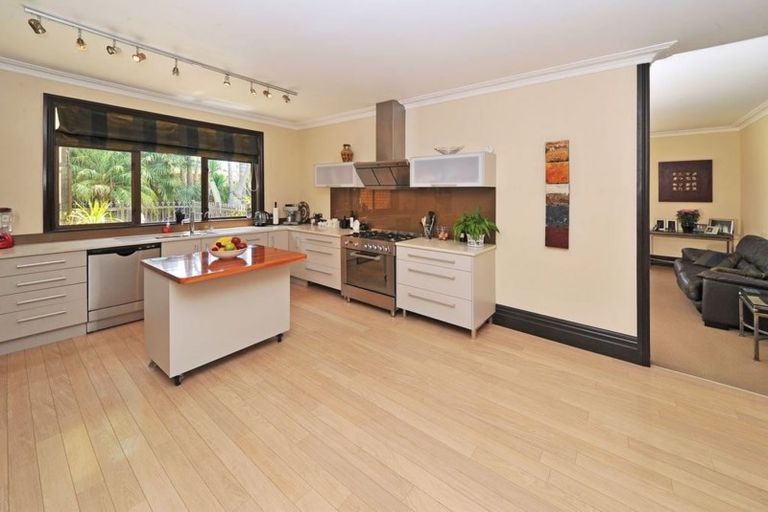 Photo of property in 5 Tington Avenue, Wattle Downs, Auckland, 2103