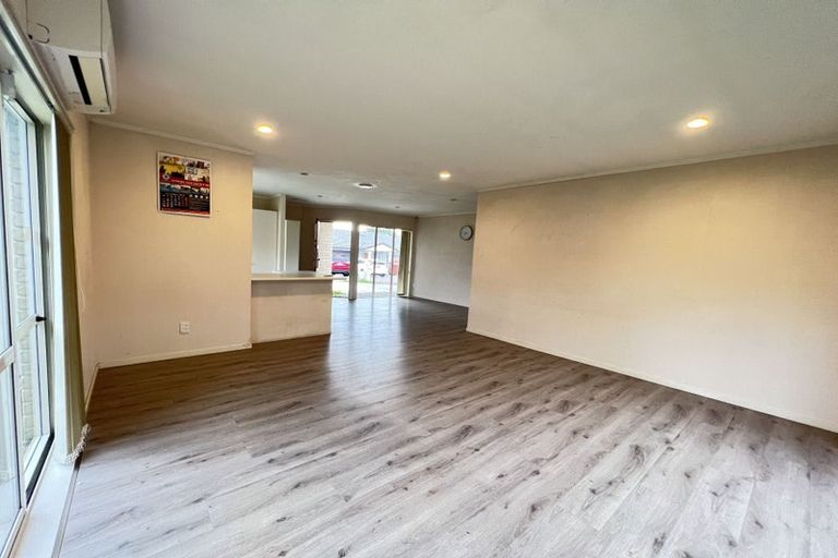 Photo of property in 1/45 Great South Road, Manurewa, Auckland, 2102