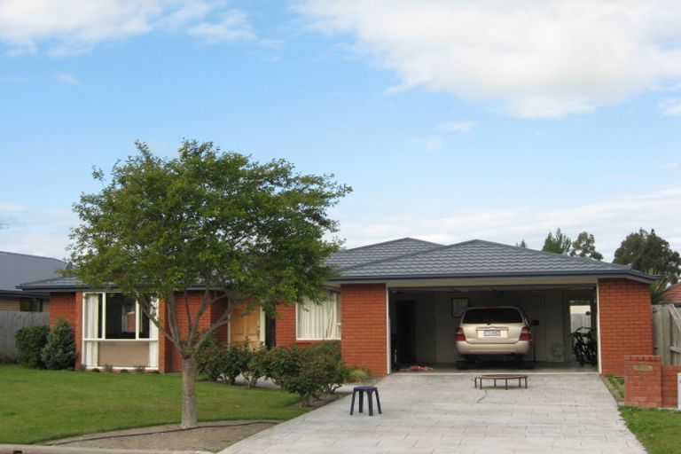 Photo of property in 31 Hawkins Place, Rangiora, 7400