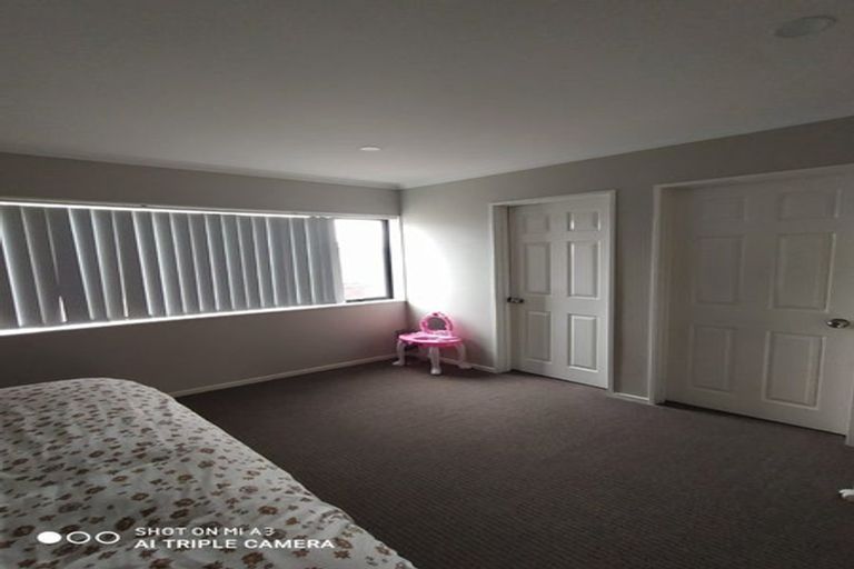 Photo of property in 12 Tavua Lane, Ranui, Auckland, 0612