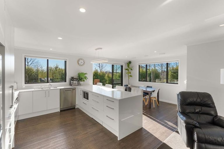 Photo of property in 6 Hadfield Road, Peka Peka, Waikanae, 5391