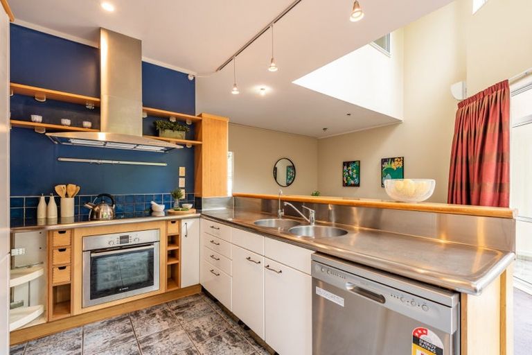 Photo of property in Fernhill Flats, 11/324 The Terrace, Te Aro, Wellington, 6011