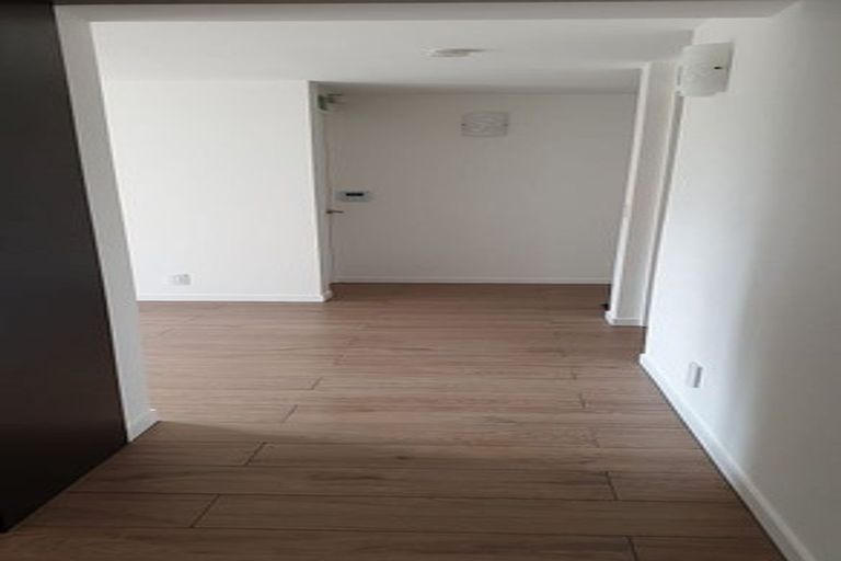 Photo of property in 12 Viridian Lane, Greenhithe, Auckland, 0632