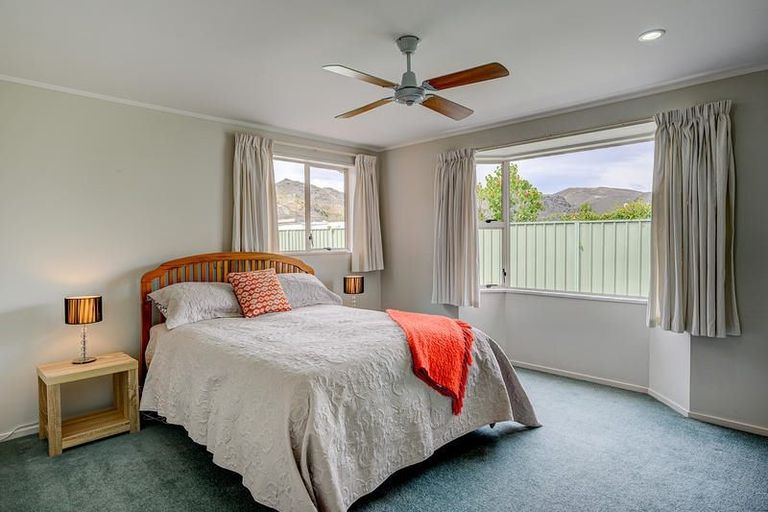 Photo of property in 64 Erris Street, Cromwell, 9310