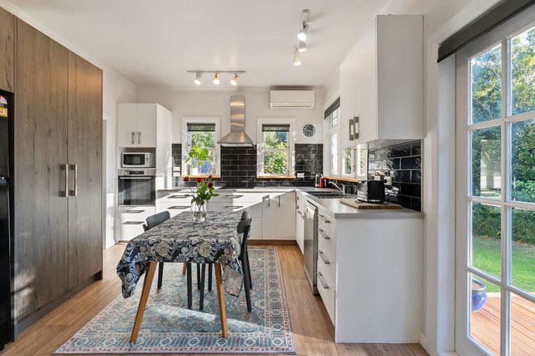 Photo of property in 49 Upper Watt Street, Wadestown, Wellington, 6012