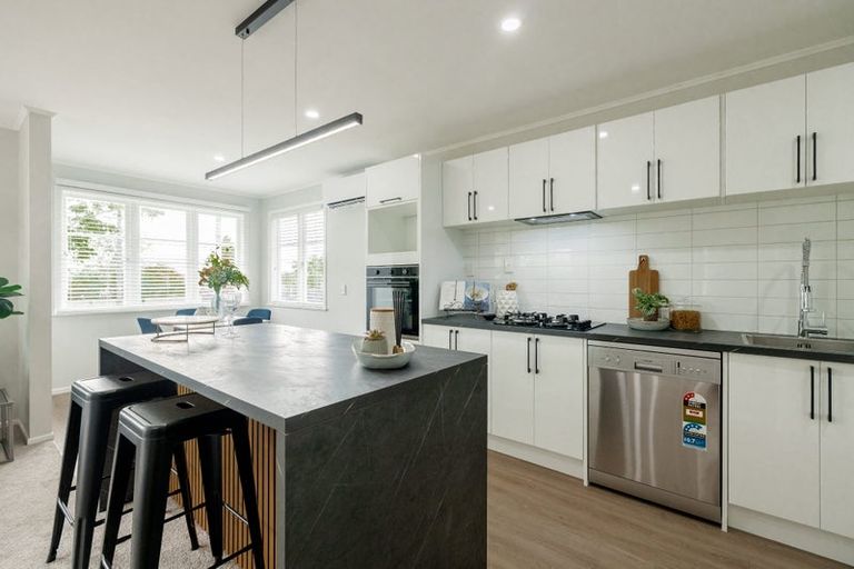 Photo of property in 15 Peters Avenue, Cloverlea, Palmerston North, 4412