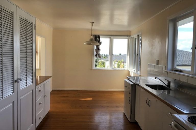 Photo of property in 9 Statesman Street, Henderson, Auckland, 0612