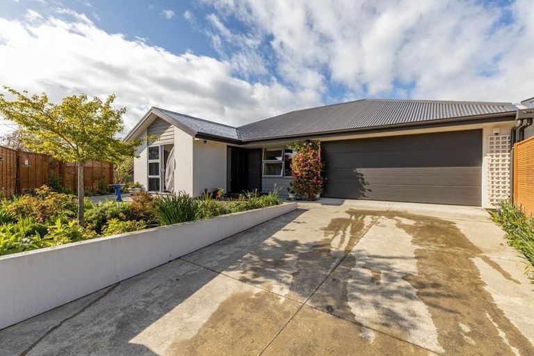 Photo of property in 76 Palatine Terrace, Saint Martins, Christchurch, 8022