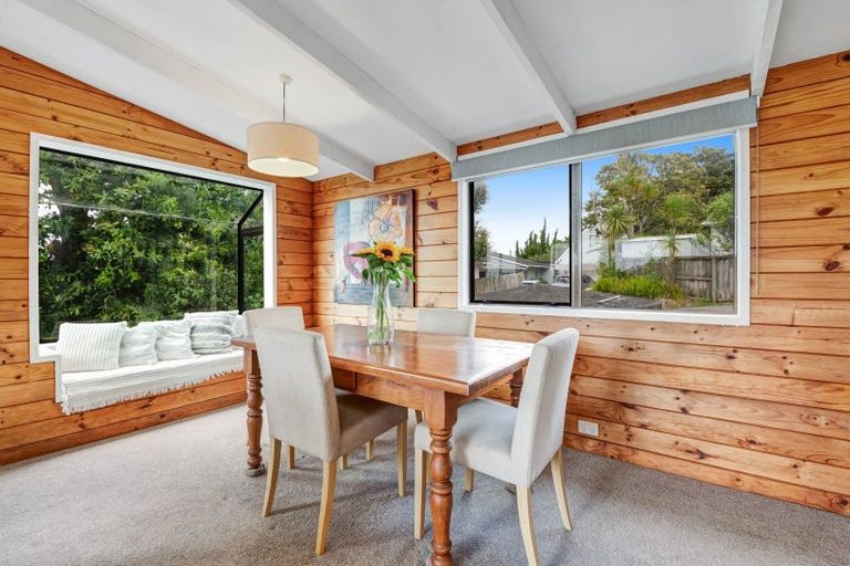 Photo of property in 23 John Road, Stanmore Bay, Whangaparaoa, 0932