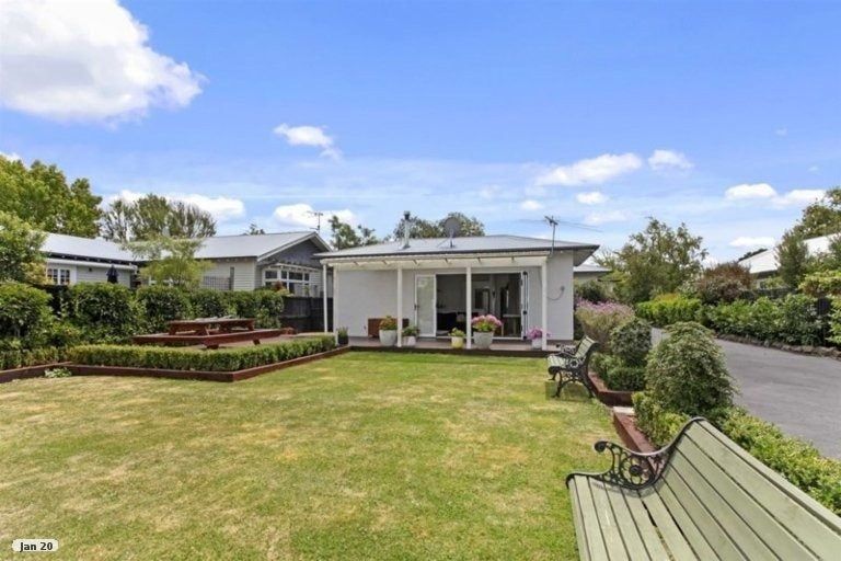 Photo of property in 16 Perry Street, Papanui, Christchurch, 8053