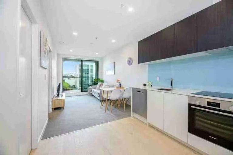 Photo of property in 102/19 Rawene Road, Birkenhead, Auckland, 0626