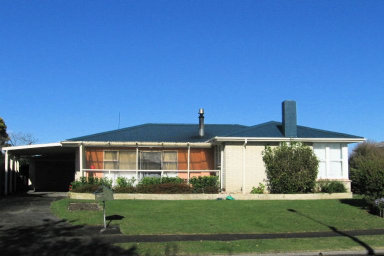 Photo of property in 32 Curling Crescent, Onekawa, Napier, 4110