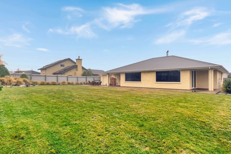 Photo of property in 37 Rhoboro Road, Twizel, 7901